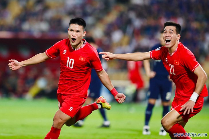 Đánh bại Thái Lan 3-2 ở Rajamangala， Việt Nam vô địch ASEAN Cup 2024 - Ảnh 3.