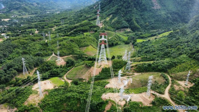 Dự án đường dây 500 kV Monsoon - Thạnh Mỹ. Ảnh: EVN